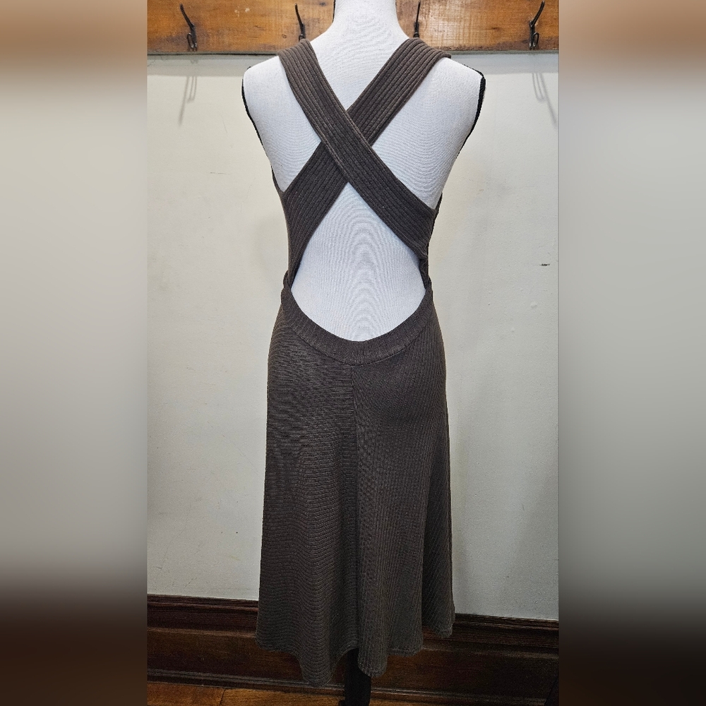 Brown Ribbed Crisscross Back Dress - Picture 4 of 8